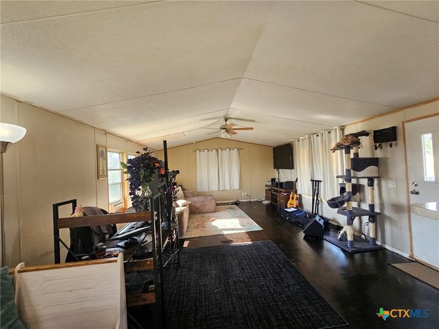 100 Reavis Drive, Kempner, TX 76539
