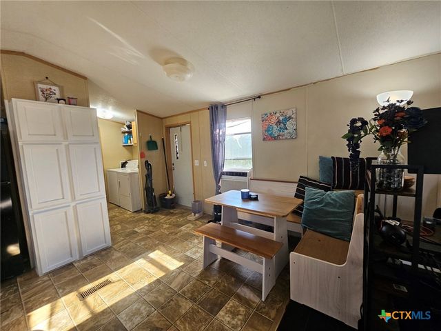 100 Reavis Drive, Kempner, TX 76539