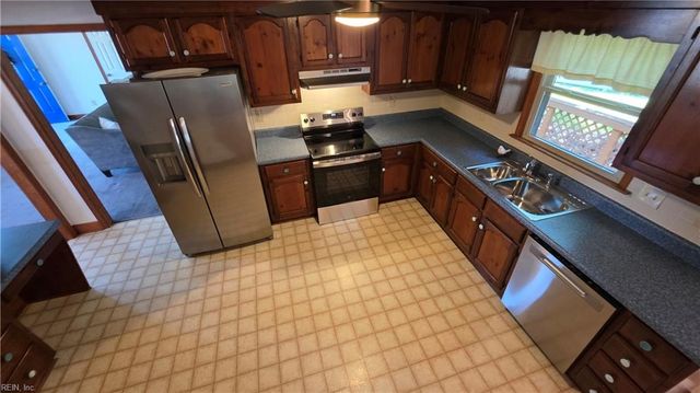 725 Luray TER, Chesapeake, VA 23322