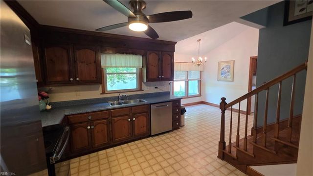 725 Luray TER, Chesapeake, VA 23322