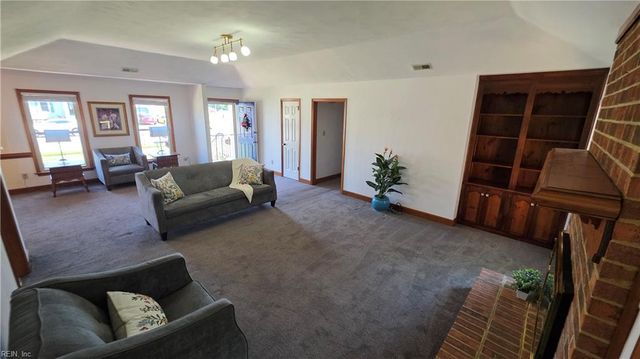 725 Luray TER, Chesapeake, VA 23322