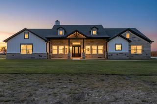 375 County Road 4925, Trenton, TX 75490