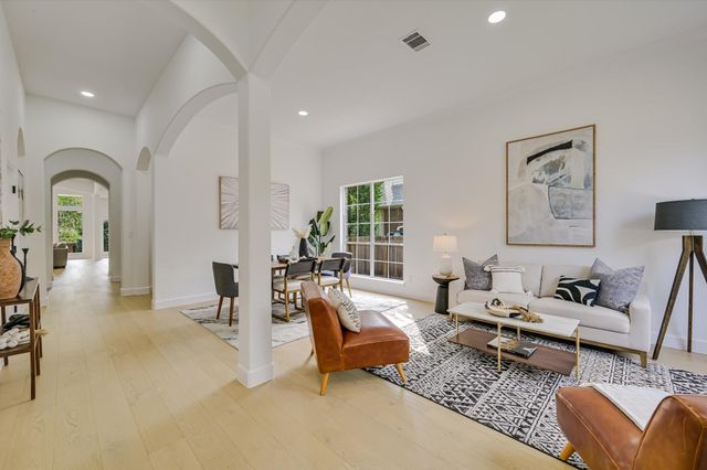 7017 Viridian LN, Austin, TX 78739