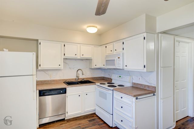 2138 Airline Drive, Bossier City, LA 71111