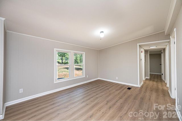 1143 Cheyenne Oaks Drive, Claremont, NC 28610