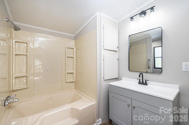 1143 Cheyenne Oaks Drive, Claremont, NC 28610