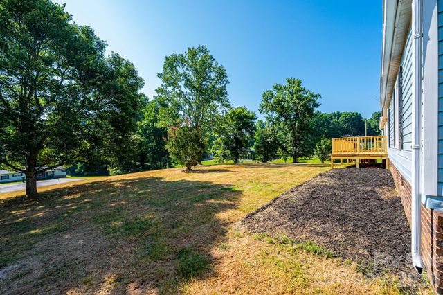 1143 Cheyenne Oaks Drive, Claremont, NC 28610