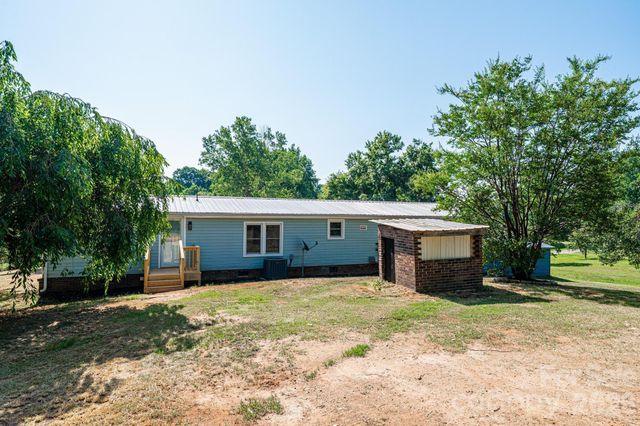 1143 Cheyenne Oaks Drive, Claremont, NC 28610
