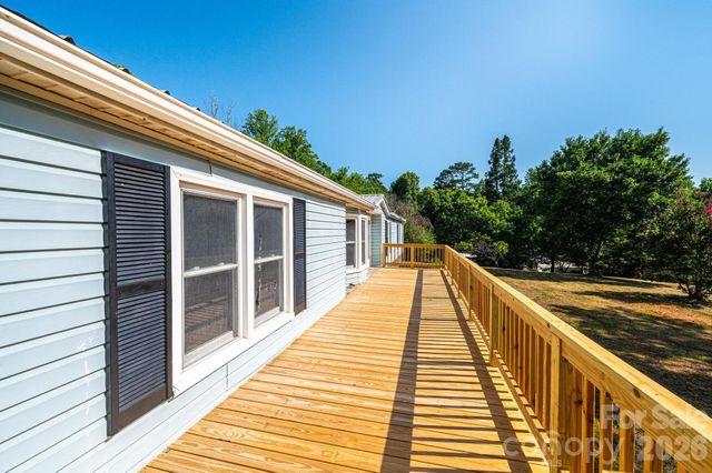 1143 Cheyenne Oaks Drive, Claremont, NC 28610