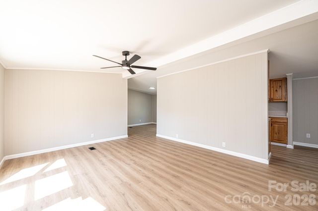 1143 Cheyenne Oaks Drive, Claremont, NC 28610