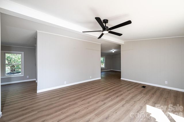 1143 Cheyenne Oaks Drive, Claremont, NC 28610