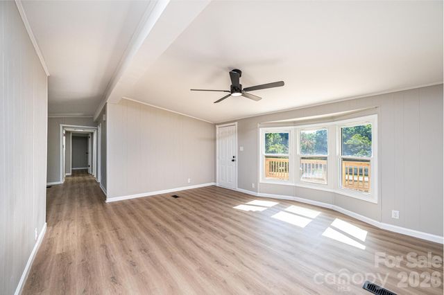 1143 Cheyenne Oaks Drive, Claremont, NC 28610