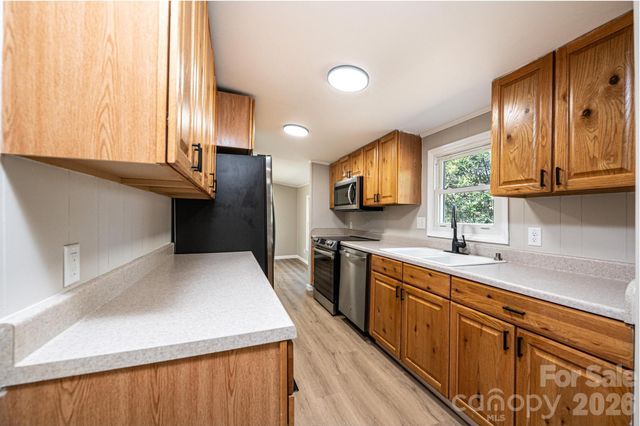 1143 Cheyenne Oaks Drive, Claremont, NC 28610