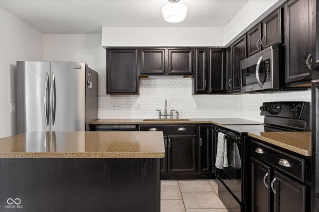 1129 Nantucket Drive, Cicero, IN 46034