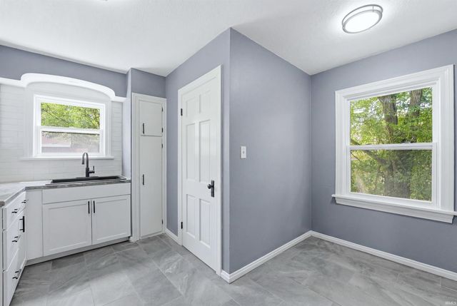 413 Pasadena Drive, Fort Wayne, IN 46807