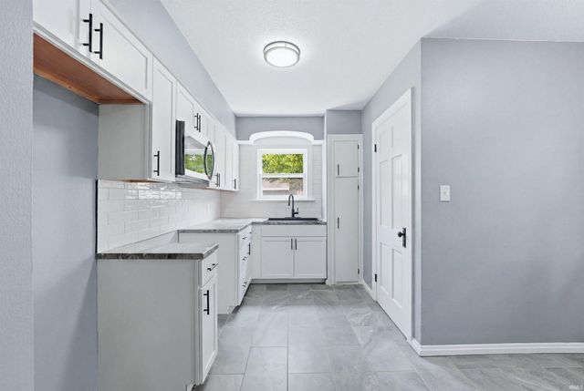 413 Pasadena Drive, Fort Wayne, IN 46807