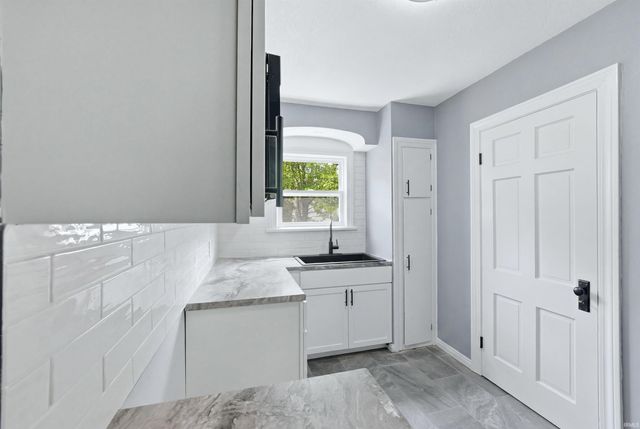 413 Pasadena Drive, Fort Wayne, IN 46807