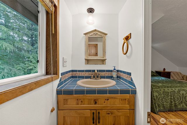 5232 Kinney Rd SW, Olympia, WA 98512