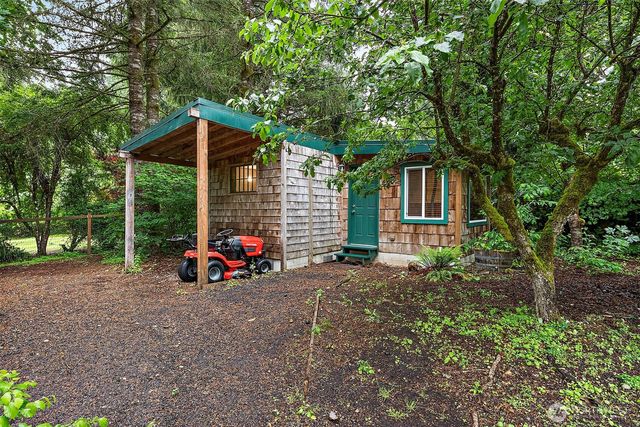 5232 Kinney Rd SW, Olympia, WA 98512
