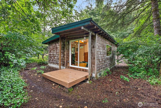 5232 Kinney Rd SW, Olympia, WA 98512