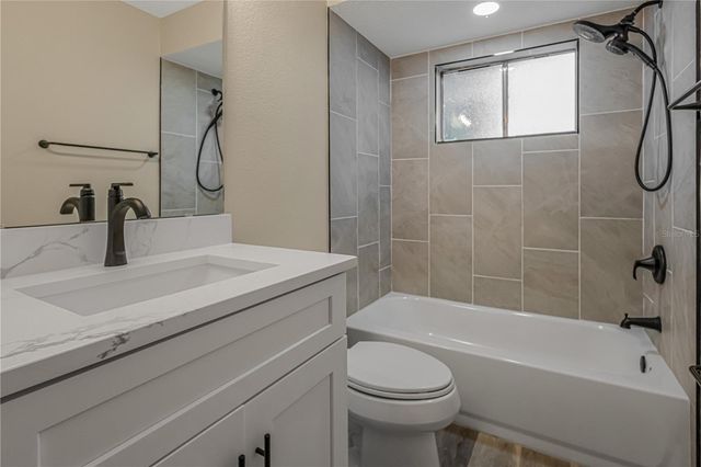 2710 LAKEWOOD LANE, Eustis, FL 32726