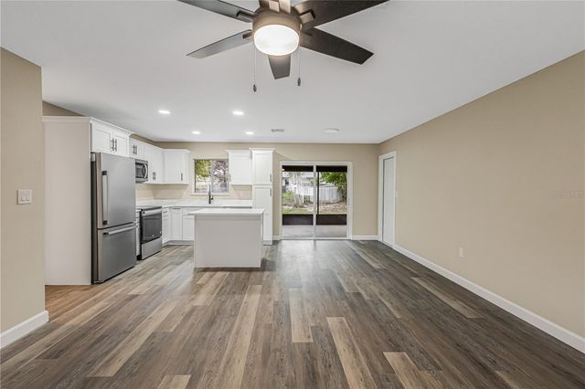 2710 LAKEWOOD LANE, Eustis, FL 32726