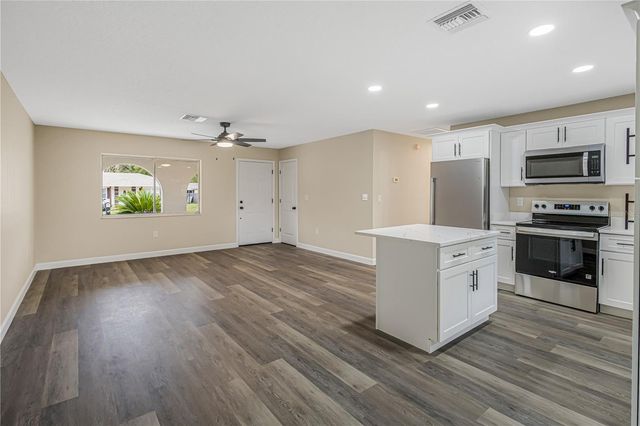 2710 LAKEWOOD LANE, Eustis, FL 32726