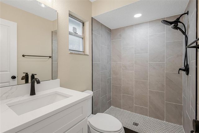 2710 LAKEWOOD LANE, Eustis, FL 32726