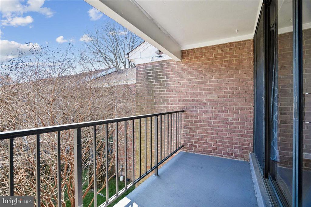 Image 11 of property listing at 778 QUINCE ORCHARD BLVD #201, Gaithersburg, MD 20878