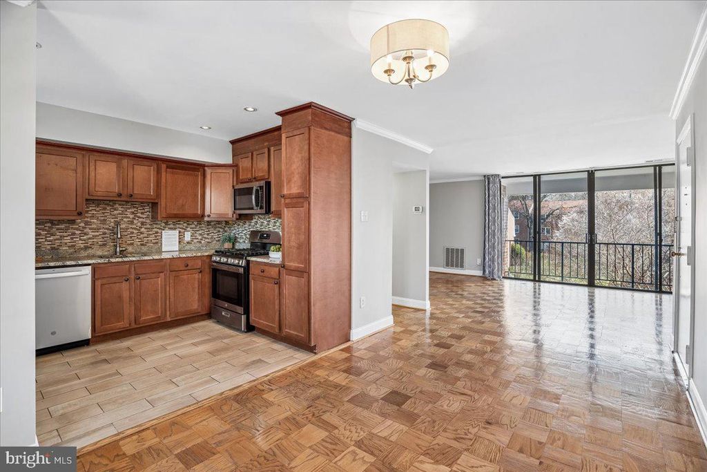 Image 15 of property listing at 778 QUINCE ORCHARD BLVD #201, Gaithersburg, MD 20878