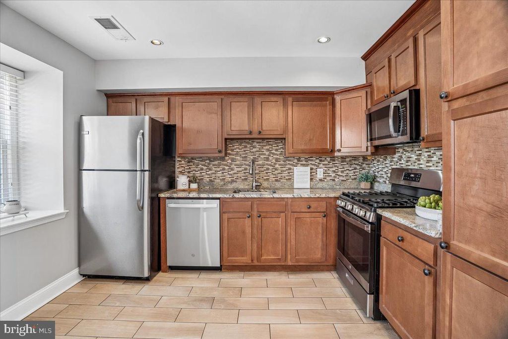 Image 19 of property listing at 778 QUINCE ORCHARD BLVD #201, Gaithersburg, MD 20878