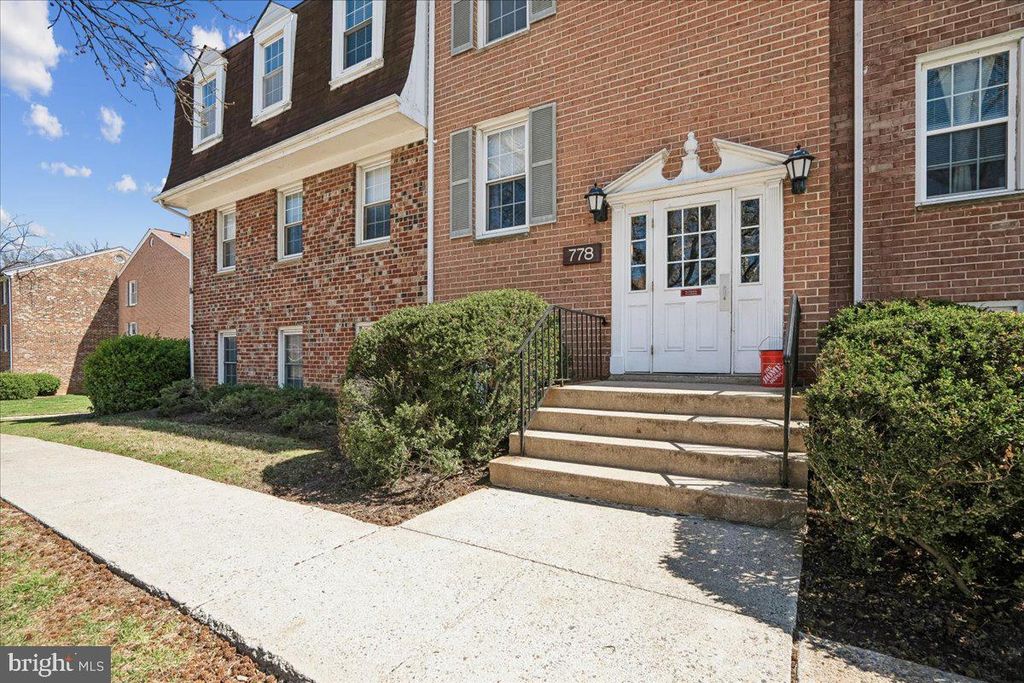 Image 2 of property listing at 778 QUINCE ORCHARD BLVD #201, Gaithersburg, MD 20878