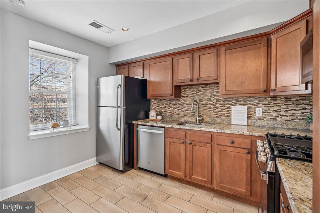 Image 20 of property listing at 778 QUINCE ORCHARD BLVD #201, Gaithersburg, MD 20878