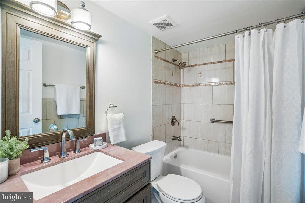Image 27 of property listing at 778 QUINCE ORCHARD BLVD #201, Gaithersburg, MD 20878