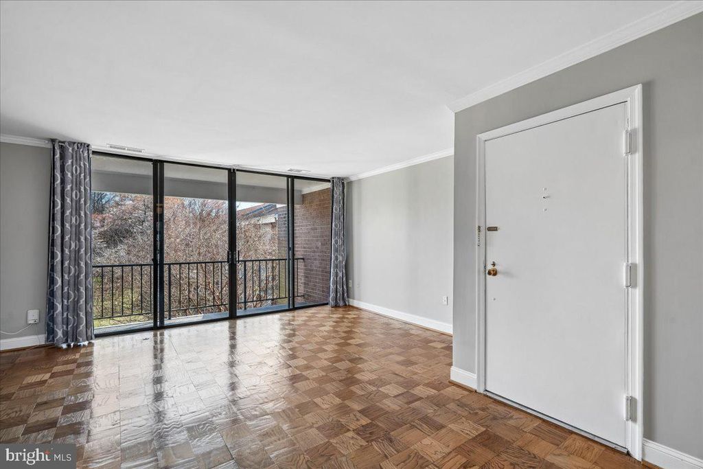 Image 4 of property listing at 778 QUINCE ORCHARD BLVD #201, Gaithersburg, MD 20878