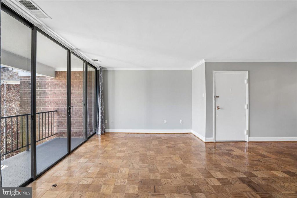Image 5 of property listing at 778 QUINCE ORCHARD BLVD #201, Gaithersburg, MD 20878