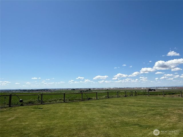 8708 Road K Road NE, Moses Lake, WA 98837