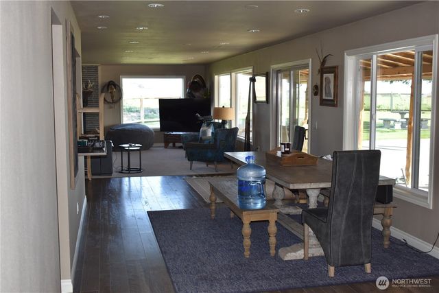 8708 Road K Road NE, Moses Lake, WA 98837