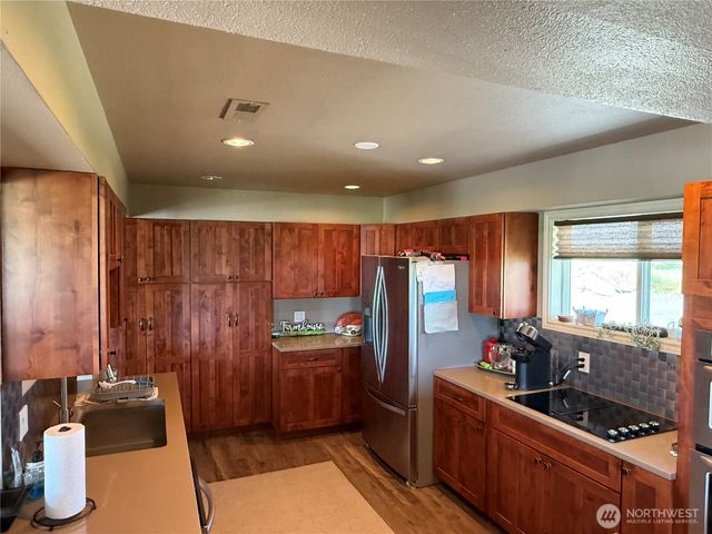 8708 Road K Road NE, Moses Lake, WA 98837