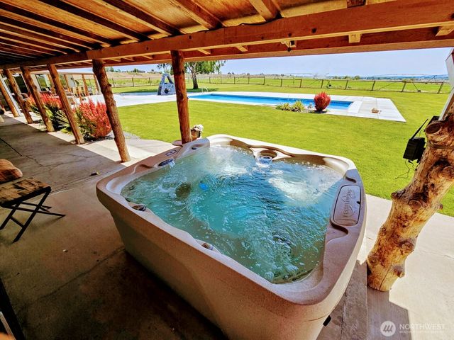 8708 Road K Road NE, Moses Lake, WA 98837