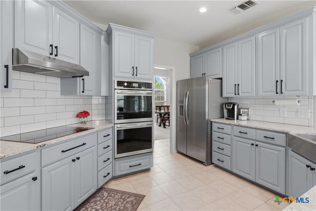 105 Old Campbell Road, Seguin, TX 78155