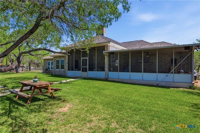 105 Old Campbell Road, Seguin, TX 78155
