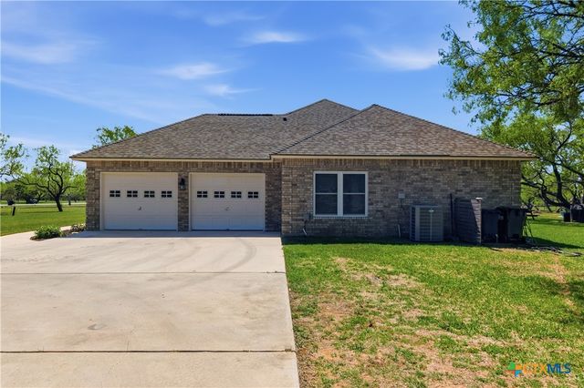105 Old Campbell Road, Seguin, TX 78155