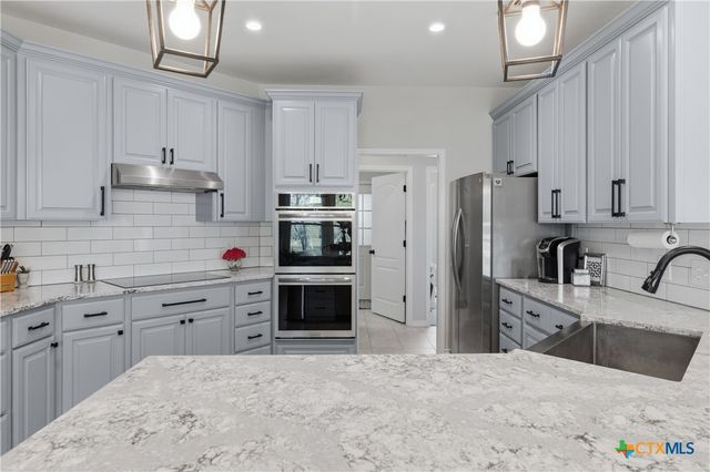 105 Old Campbell Road, Seguin, TX 78155