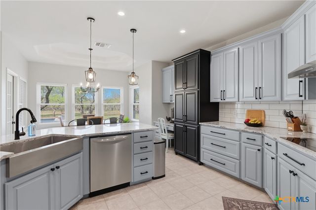 105 Old Campbell Road, Seguin, TX 78155