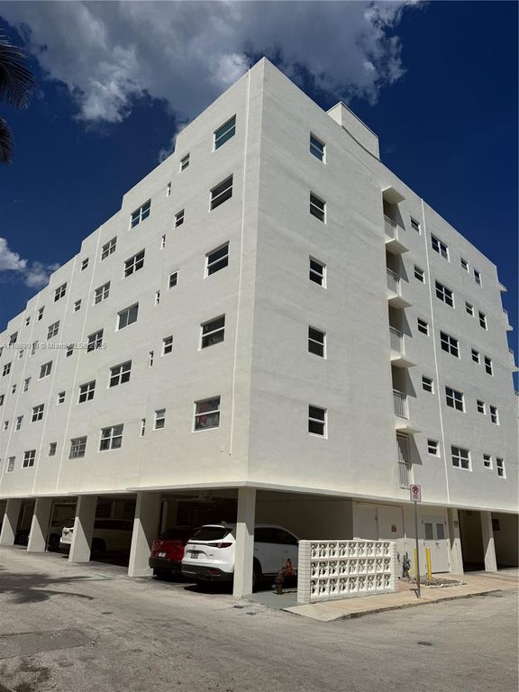 901 S Surf Rd 306, Hollywood, FL 33019