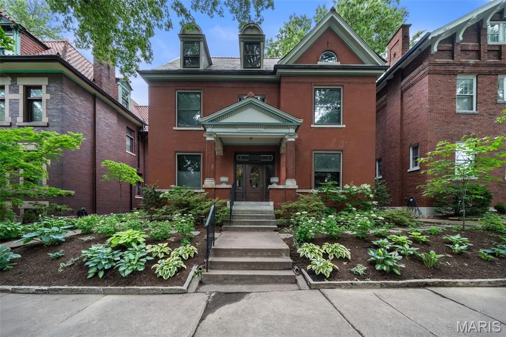 Image 1 of property listing at 3537 Crittenden Street, St Louis, MO 63118