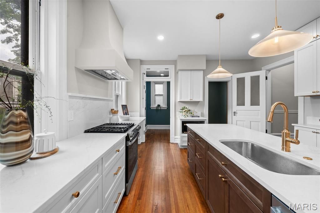 Image 13 of property listing at 3537 Crittenden Street, St Louis, MO 63118