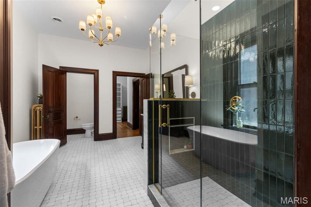 Image 22 of property listing at 3537 Crittenden Street, St Louis, MO 63118