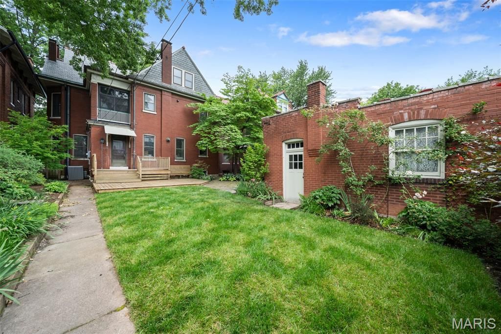 Image 5 of property listing at 3537 Crittenden Street, St Louis, MO 63118